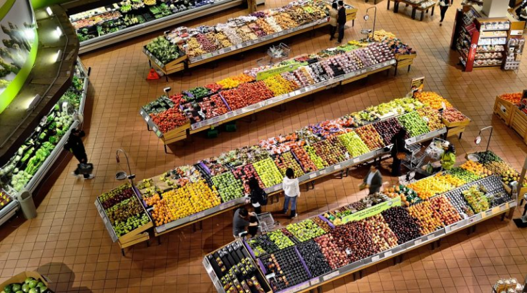 Les épiceries de New York envisagent de verrouiller la nourriture tellement le vol est devenu répandu