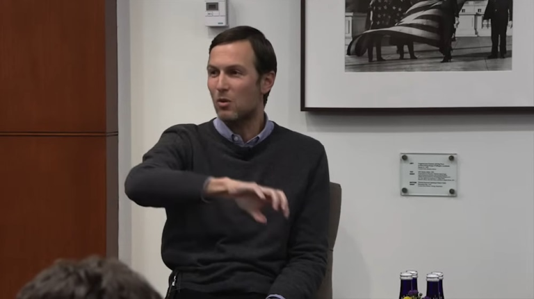 Le juif Jared Kushner, ex-conseiller et actuel gendre de Trump, plaide ouvertement en faveur du nettoyage ethnique de la Palestine et de l&rsquo;éradication de la ville de Gaza