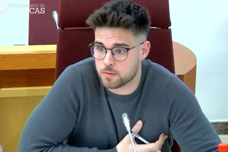 Espagne : un élu gauchiste lgbt en charge de la jeunesse démissionne après la révélation de vidéos où il se délecte de ses excréments