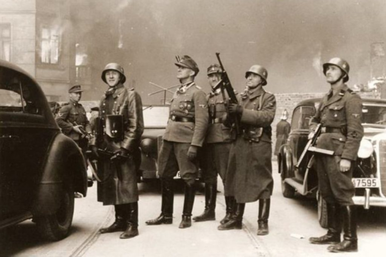Le soulèvement du ghetto de Varsovie – insurrection juive ou opération de la police allemande ?